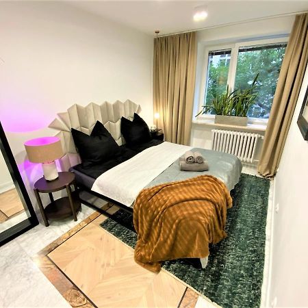 Design+Luxus Apartment Im Zentrum! +Netflix Warsaw Luaran gambar