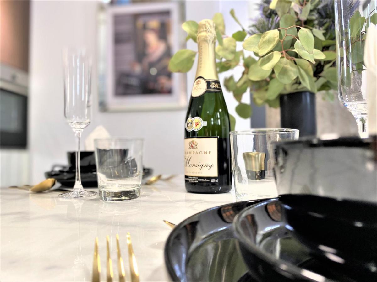 Design+Luxus Apartment Im Zentrum! +Netflix Warsaw Luaran gambar